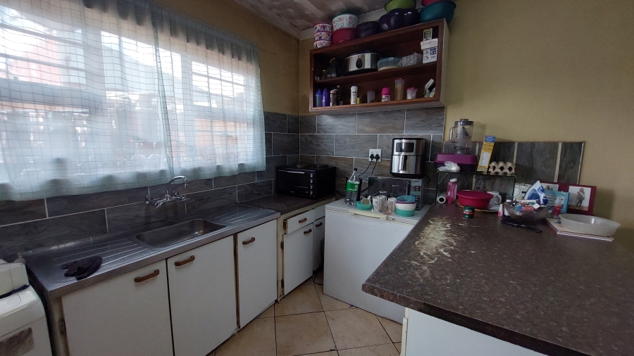5 Bedroom Property for Sale in Ravensmead Western Cape